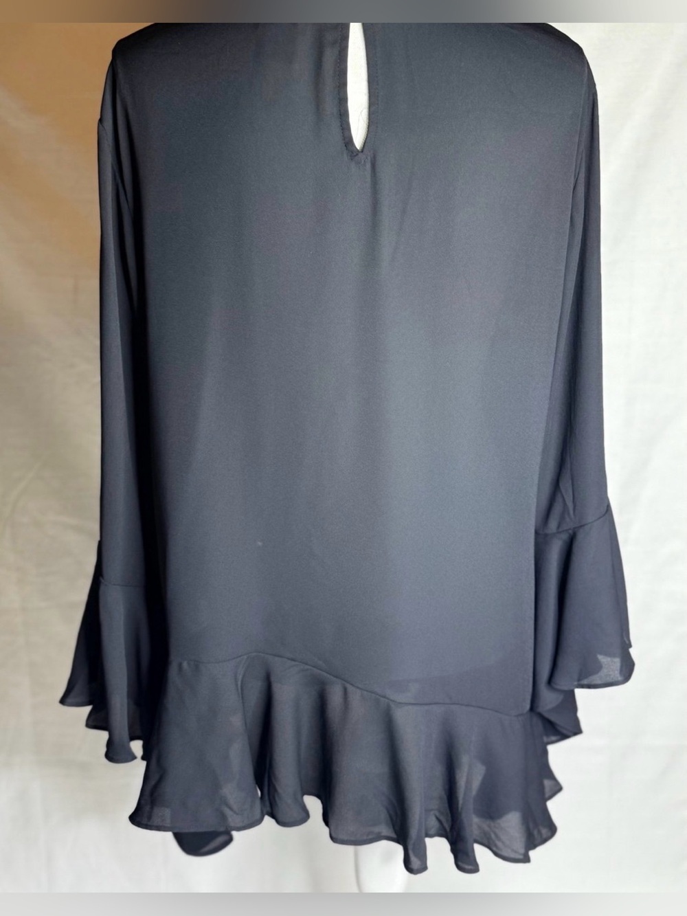 Chico’s Womens Blouse Size 2 Black Asymmetrical Bell Sleeve Top Flowy Shirt New - Picture 4 of 11